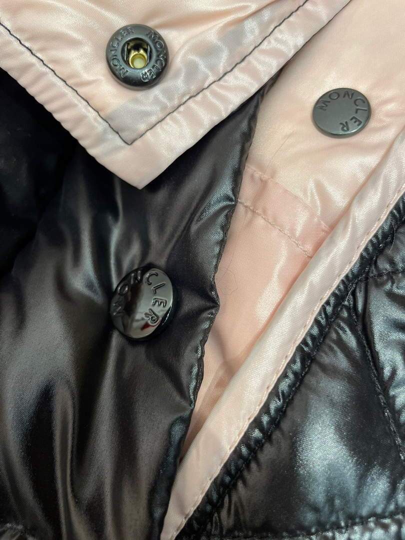 Moncler Women's Down Vest Jacket Montbeliard Moncler Black 88032