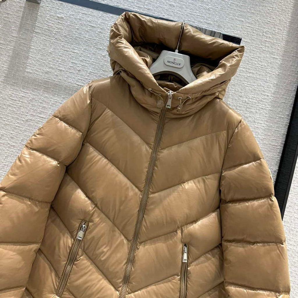 Moncler Women's Fashion Clothing Medium Length Down Coat M68721