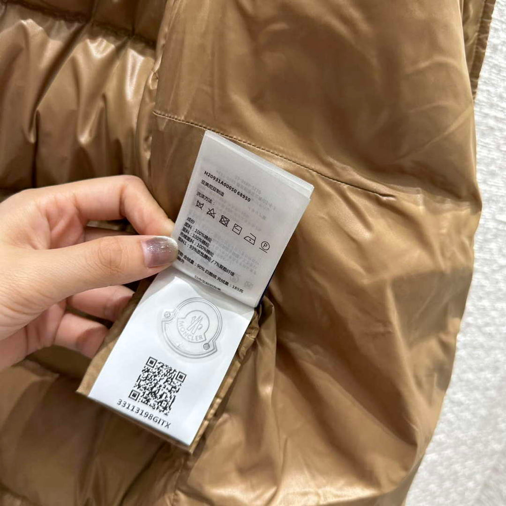 Moncler Women's Fashion Clothing Medium Length Down Coat M68721