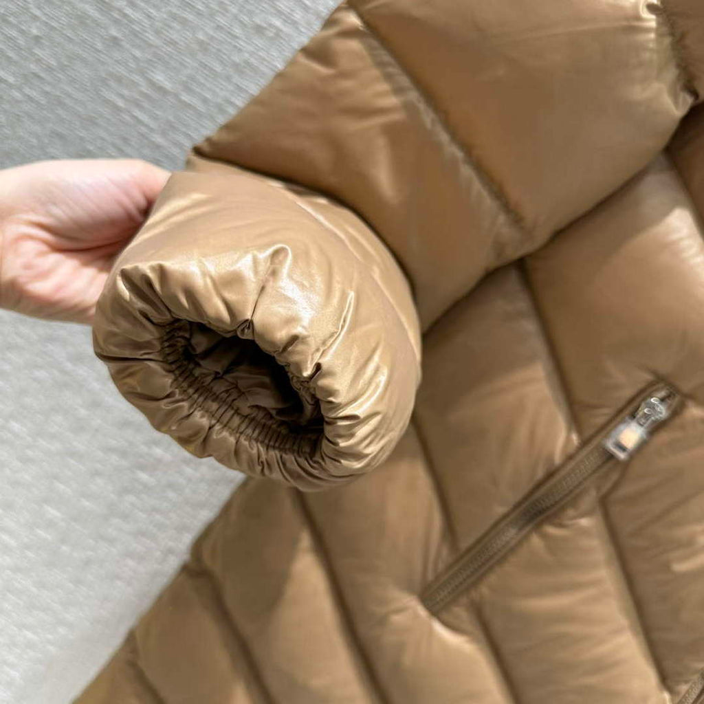Moncler Women's Fashion Clothing Medium Length Down Coat M68721