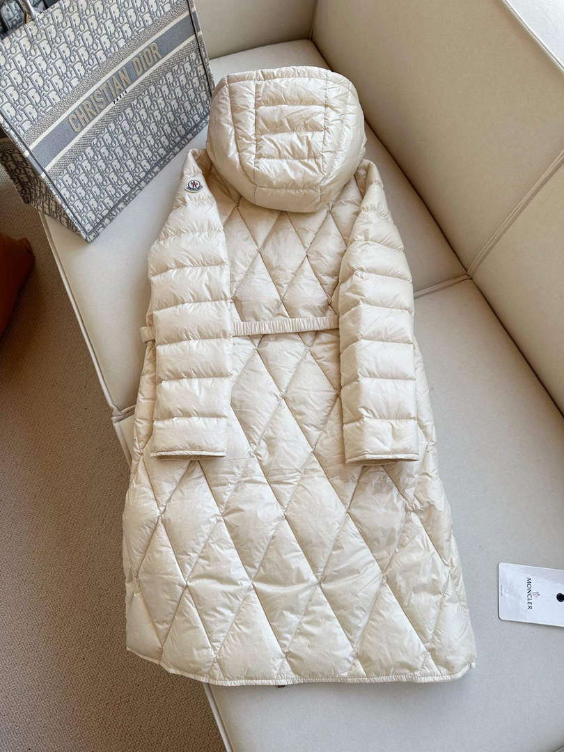 Moncler Women's Fashion Clothing Long Down Coat M68722