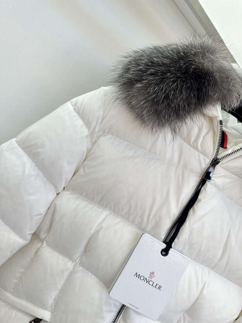 Moncler Women's Fashion Clothing Short Down Coat M68726