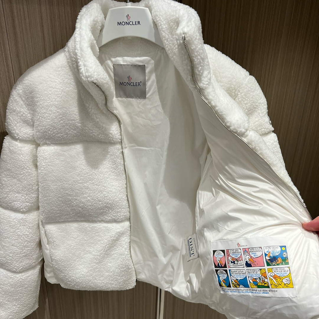 Moncler Women's Fashion Clothing Short Down Coat M68727