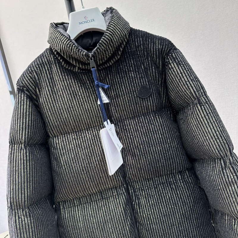 Moncler Women's Fashion Clothing Short Down Coat M68729
