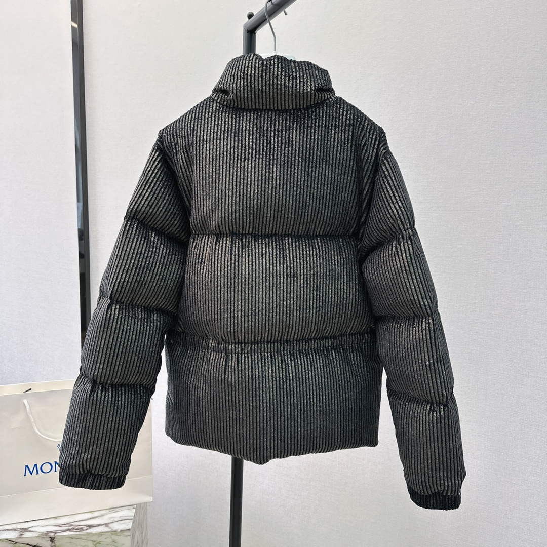 Moncler Women's Fashion Clothing Short Down Coat M68729