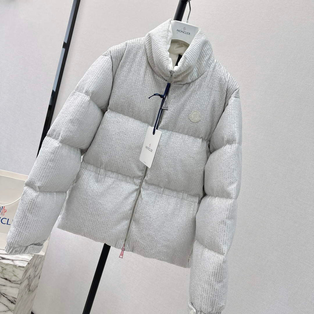 Moncler Women's Fashion Clothing Short Down Coat M68730