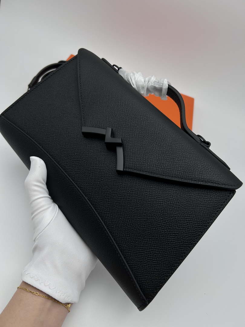 Moynat MC8L9V Gabrielle Clutch Black Hardware Mt1016