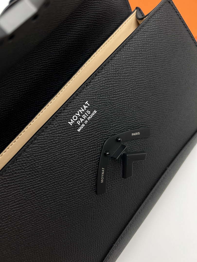 Moynat MC8L9V Gabrielle Clutch Black Hardware Mt1016