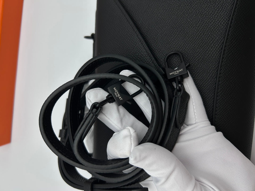 Moynat MC8L9V Gabrielle Clutch Black Hardware Mt1016