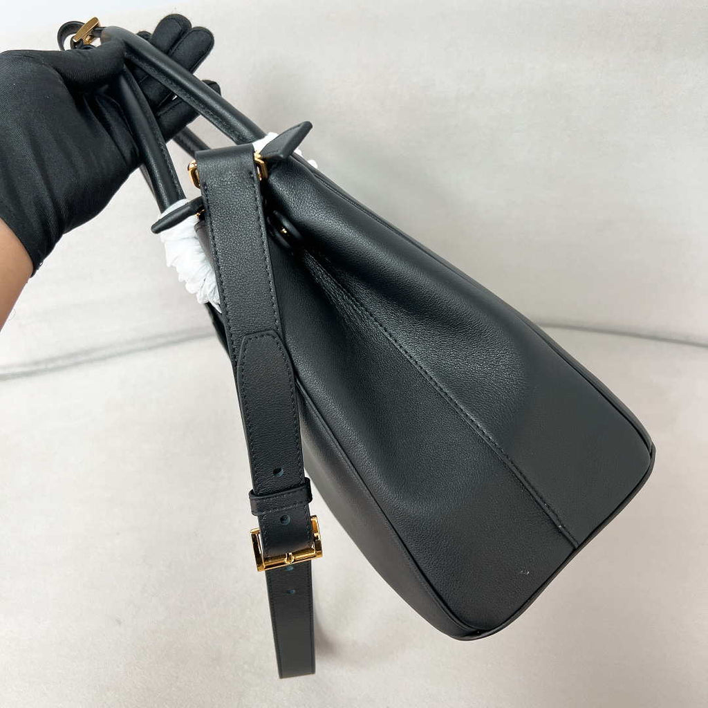 Prada 1BA274 Large Prada Smooth leather bag Black