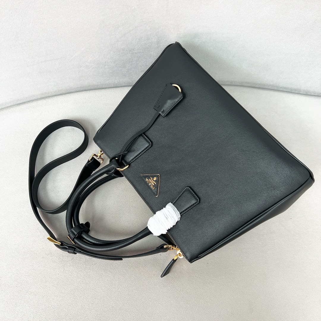 Prada 1BA274 Large Prada Smooth leather bag Black