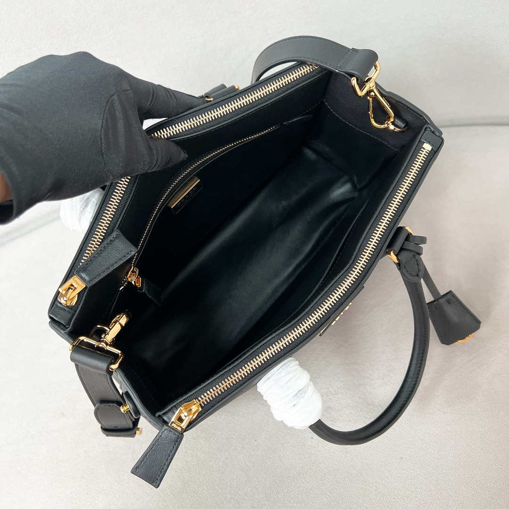 Prada 1BA274 Large Prada Smooth leather bag Black