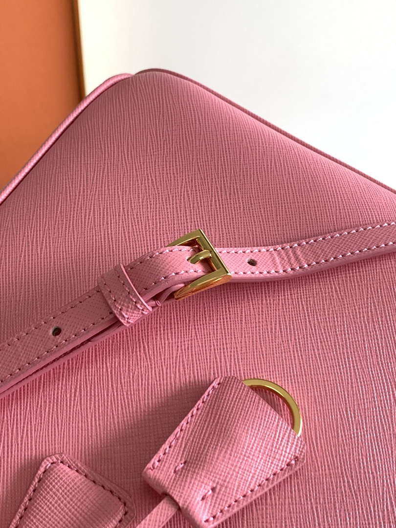 Prada 1BA274 Large Prada Galleria Saffiano leather bag Pink