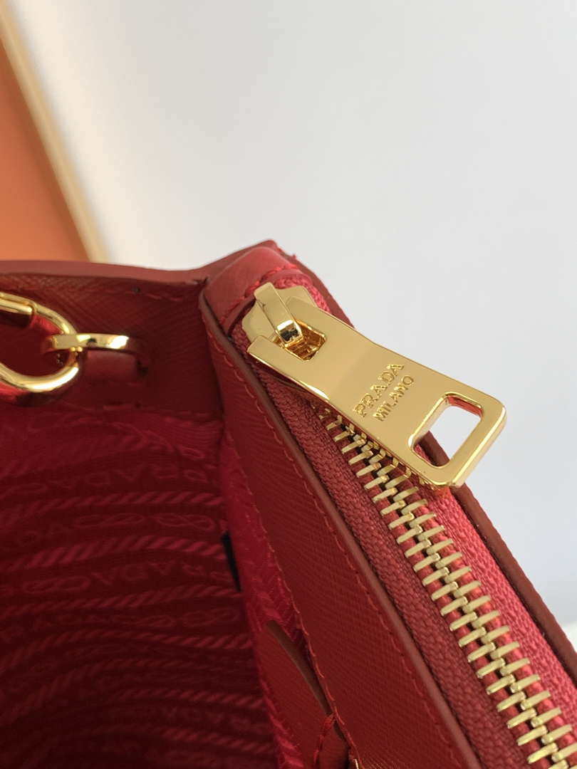 Prada 1BA274 Large Prada Galleria Saffiano leather bag Red