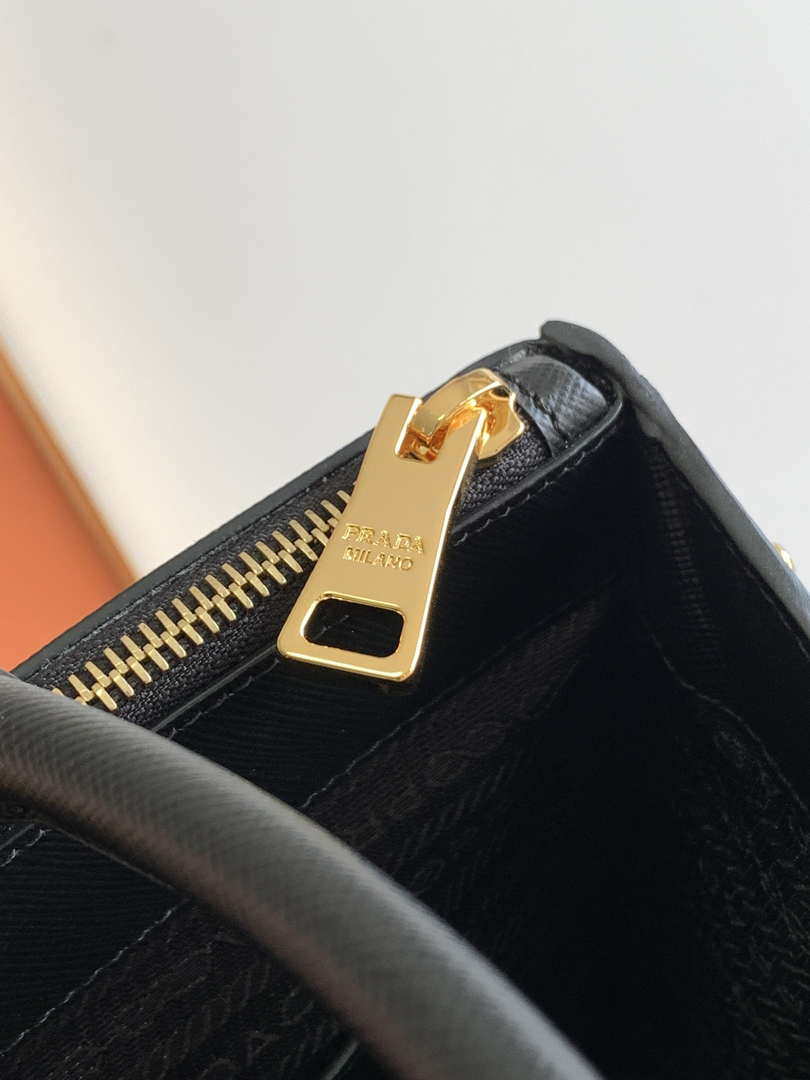 Prada 1BA274 Large Prada Galleria Saffiano leather bag Black