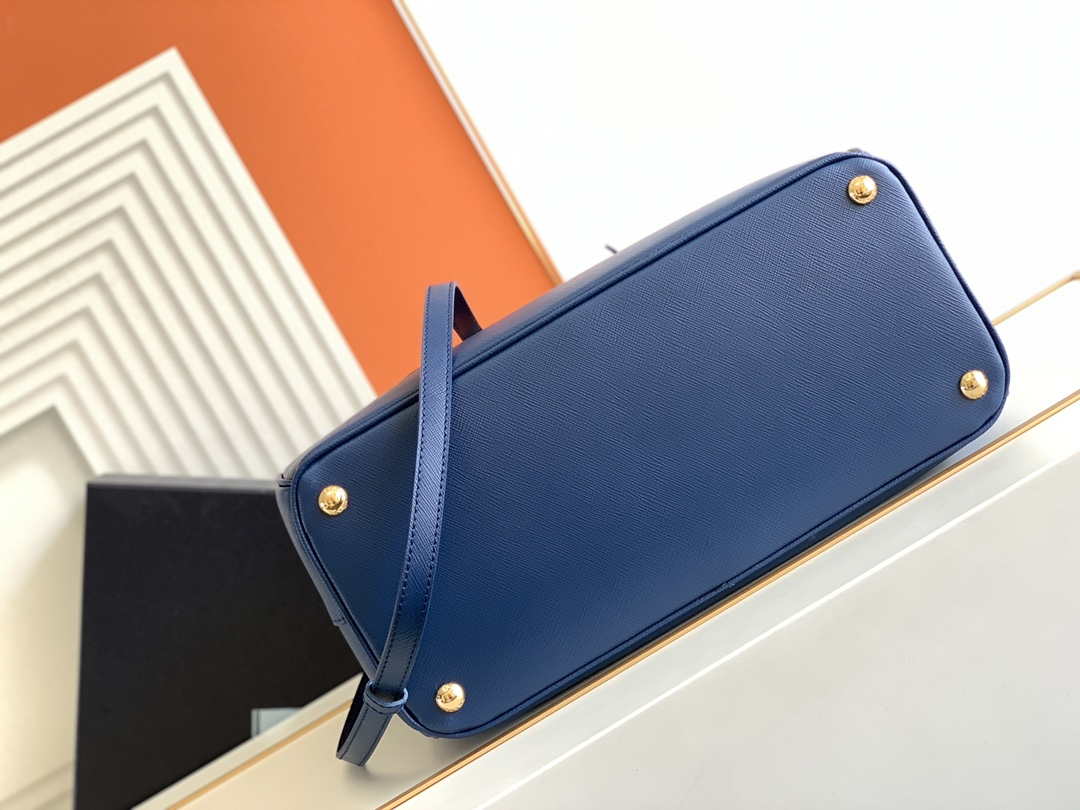 Prada 1BA274 Large Prada Galleria Saffiano leather bag Blue