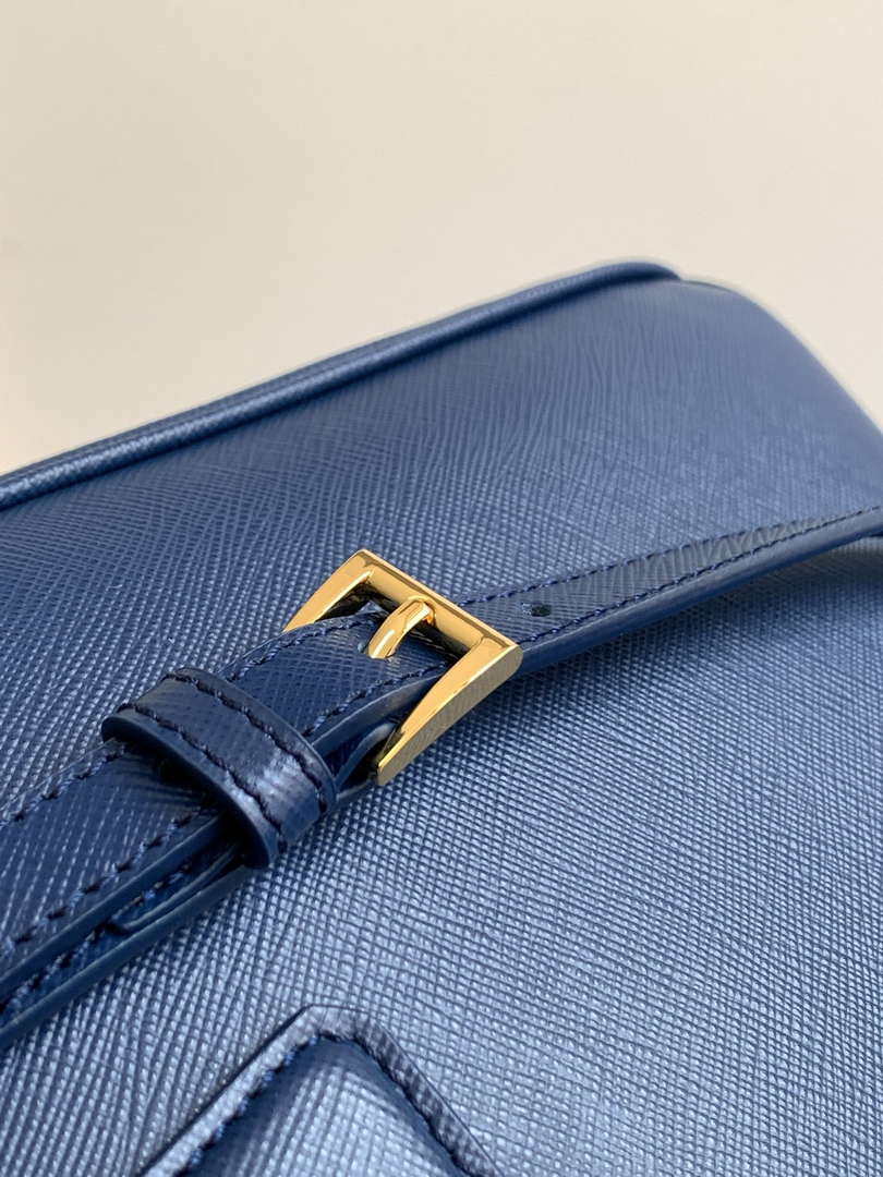 Prada 1BA274 Large Prada Galleria Saffiano leather bag Blue