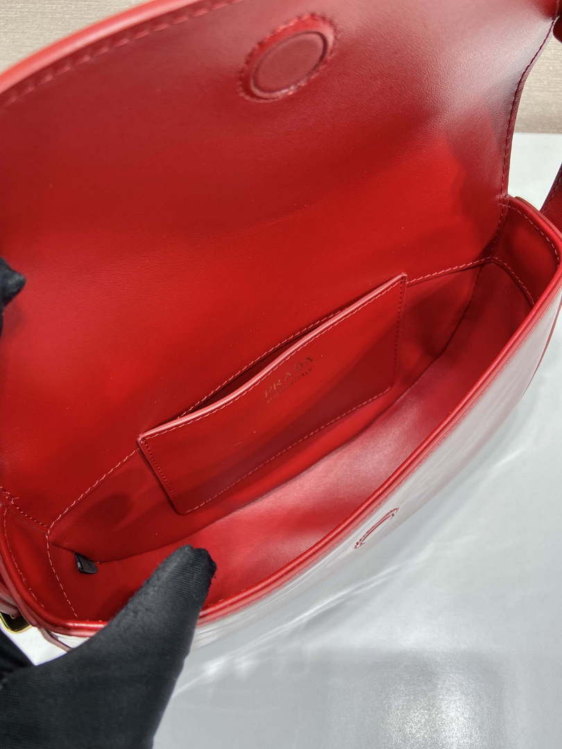 Prada 1BA349 Triangle-logo shoulder patent leather bag Red