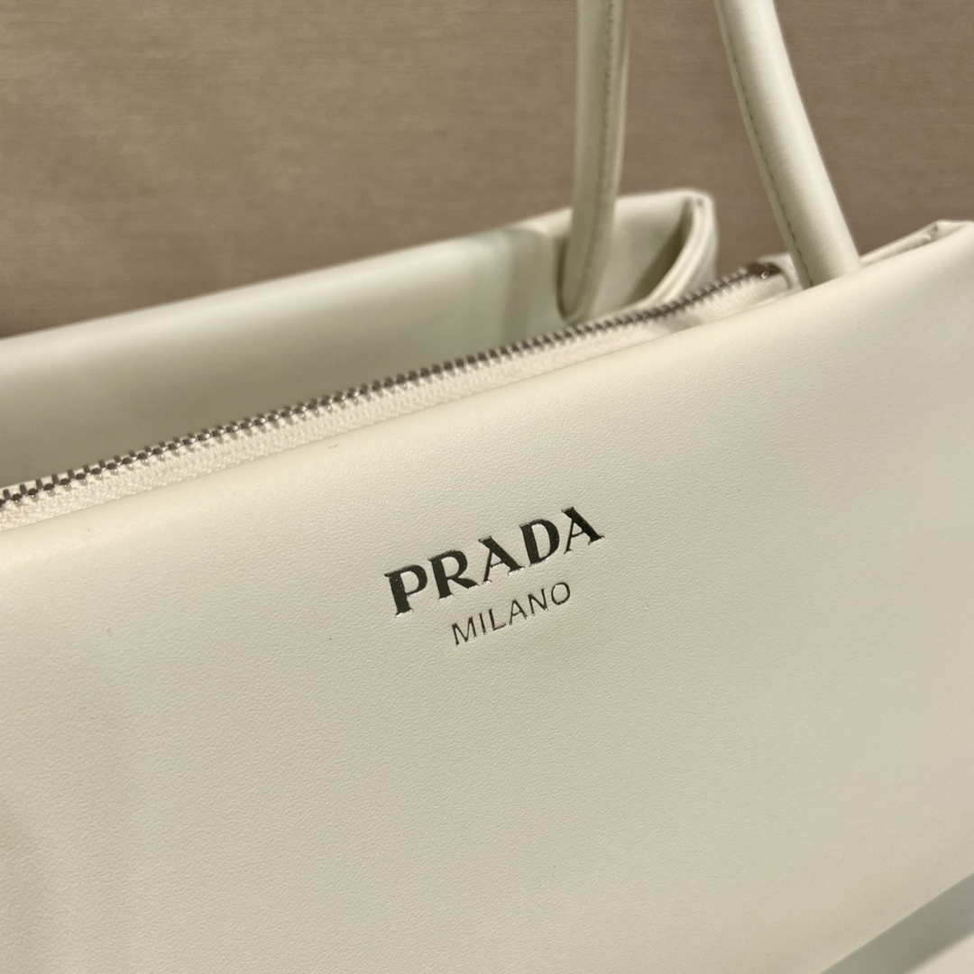Prada 1BA368 Leather mini-bag Bag White