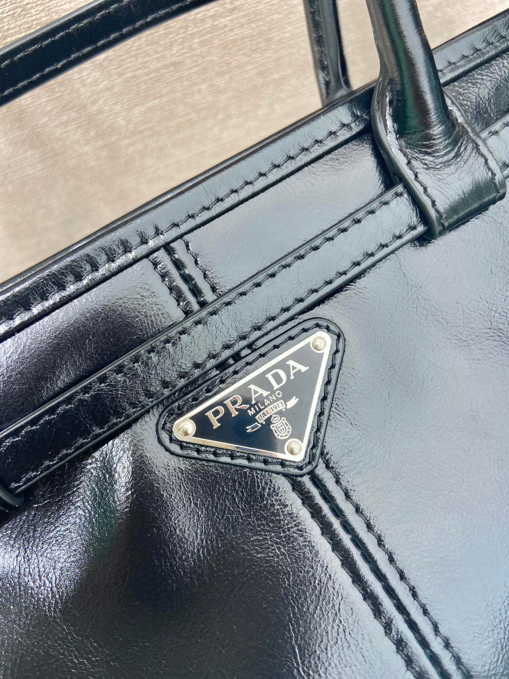 Prada 1BA426 Medium leather handbag Black