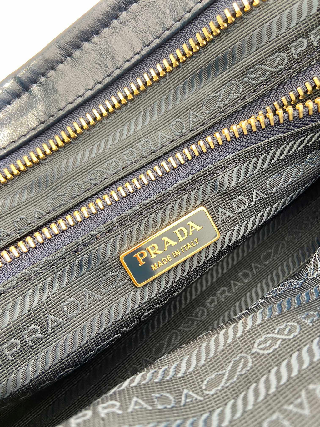 Prada 1BA426 Medium leather handbag Navy Blue