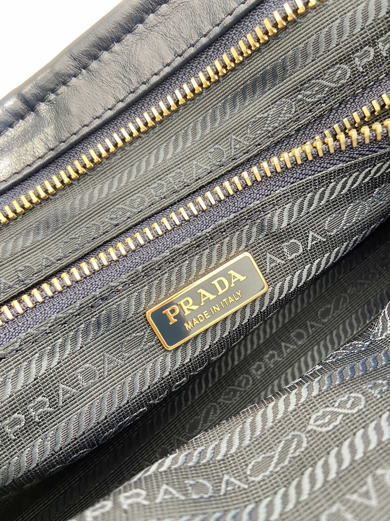 Prada 1BA426 Medium leather handbag Navy Blue