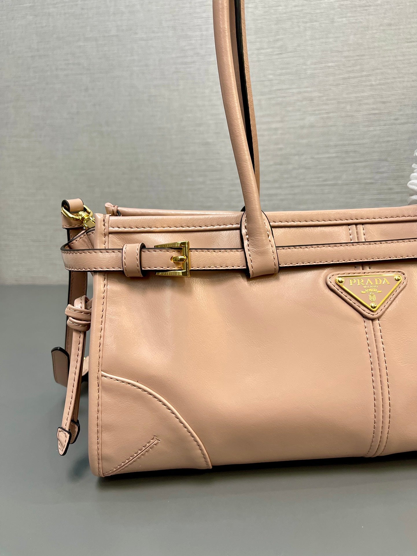 Prada 1BA426 Medium leather handbag Pink