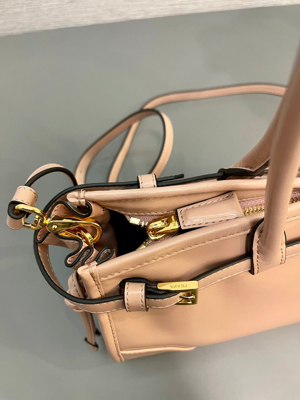 Prada 1BA426 Medium leather handbag Pink