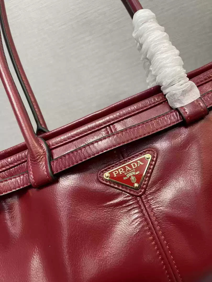 Prada 1BA426 Medium leather handbag Red