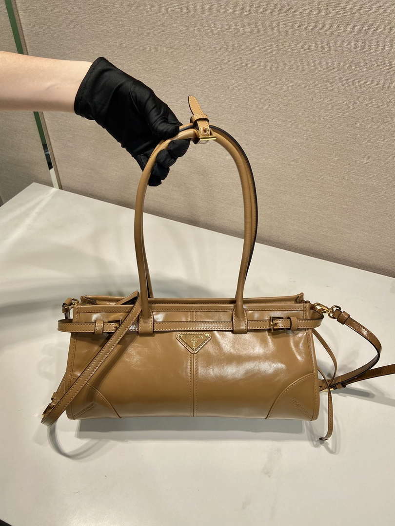 Prada 1BA426 Medium leather handbag  Brown