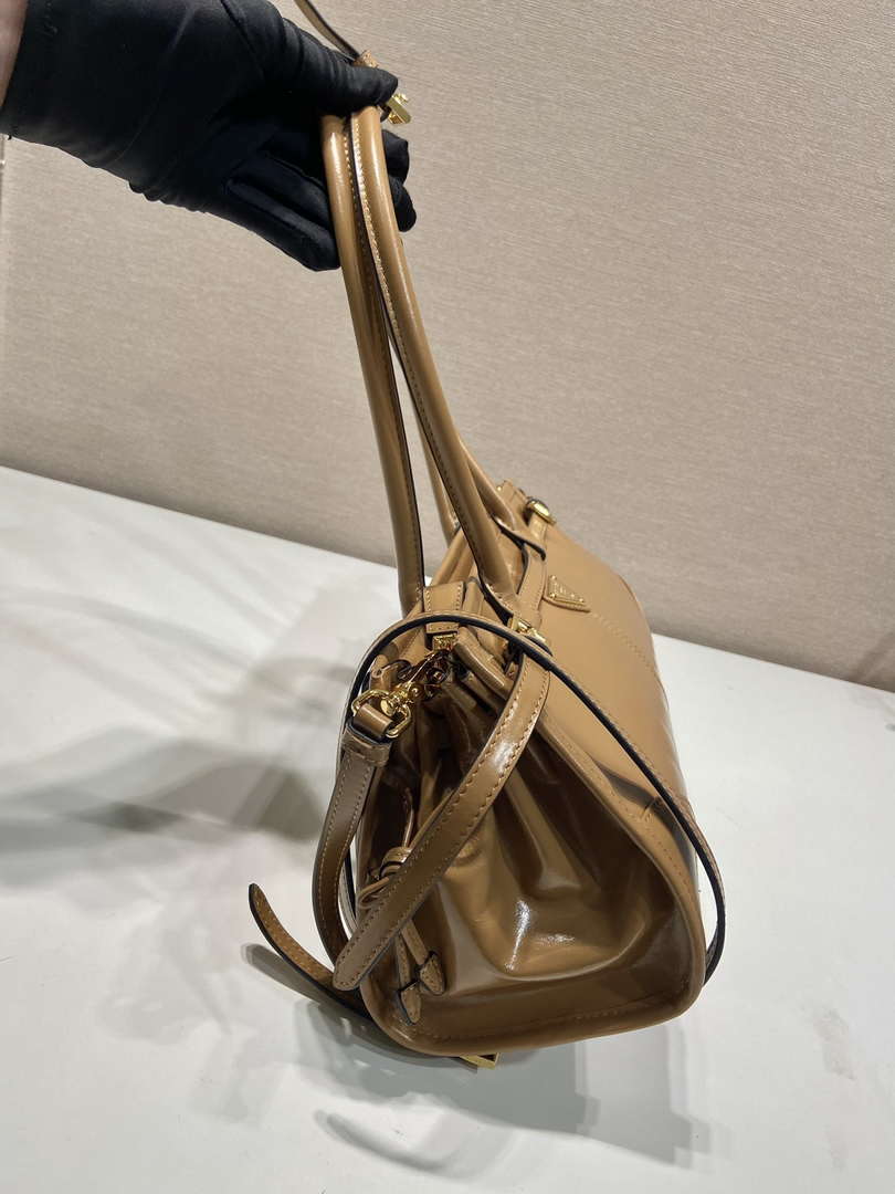 Prada 1BA426 Medium leather handbag  Brown