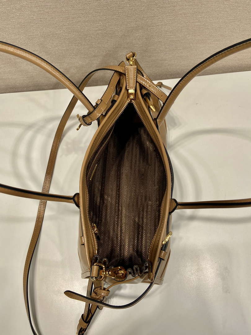 Prada 1BA426 Medium leather handbag  Brown