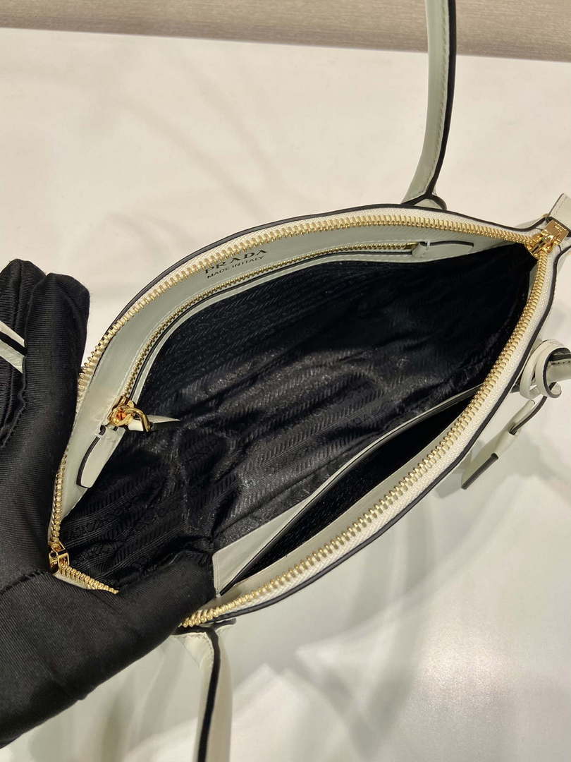 Prada 1BA427 Small leather handbag White