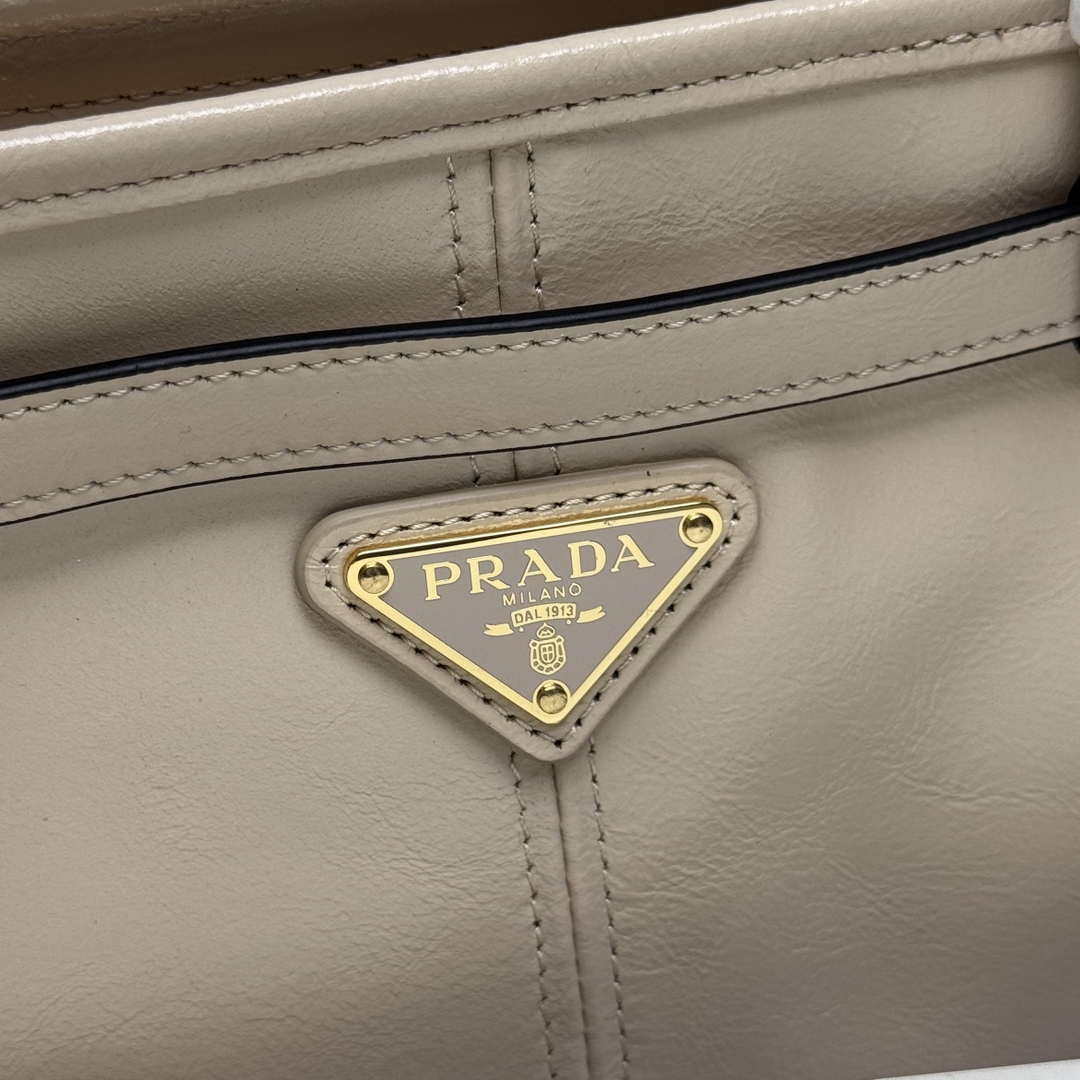 Prada 1BA439 Prada Bonnie extra large leather handbag Apricot