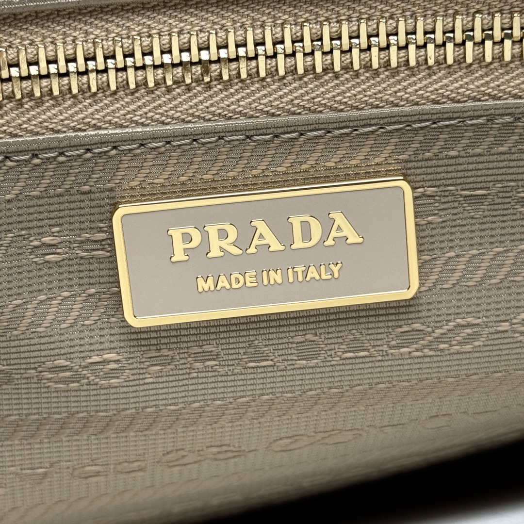 Prada 1BA439 Prada Bonnie extra large leather handbag Apricot
