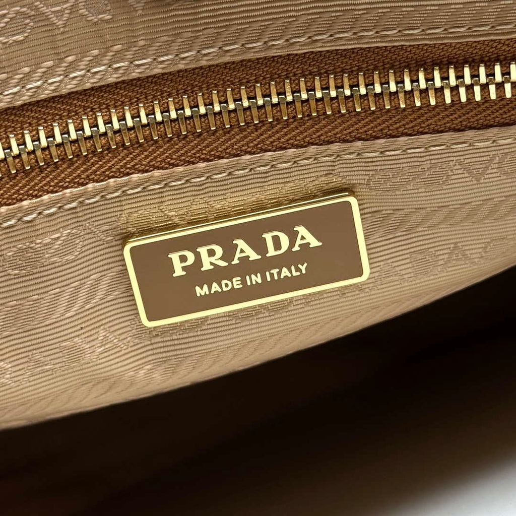 Prada 1BA439 Prada Bonnie extra large leather handbag Brown