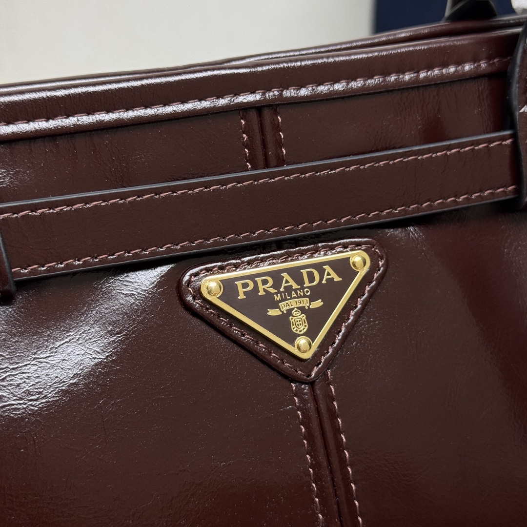 Prada 1BA439 Prada Bonnie extra large leather handbag Wine Red