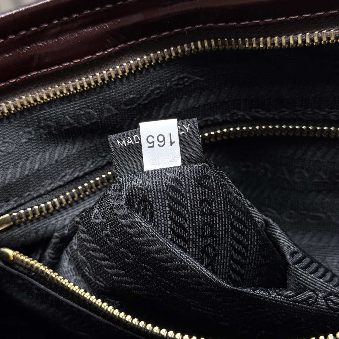 Prada 1BA439 Prada Bonnie extra large leather handbag Wine Red