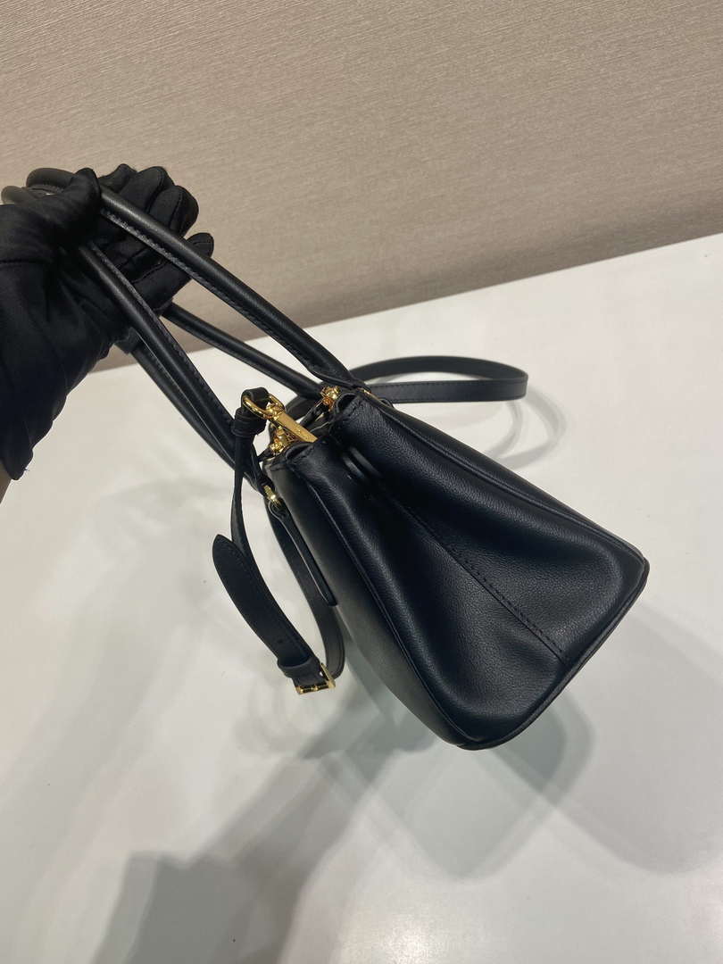 Prada 1BA457 Medium Prada Galleria leather bag Black
