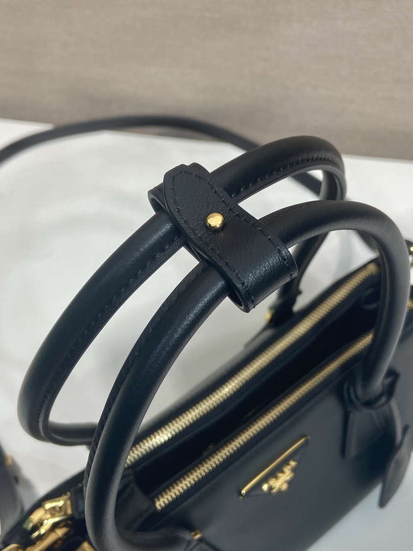 Prada 1BA457 Medium Prada Galleria leather bag Black