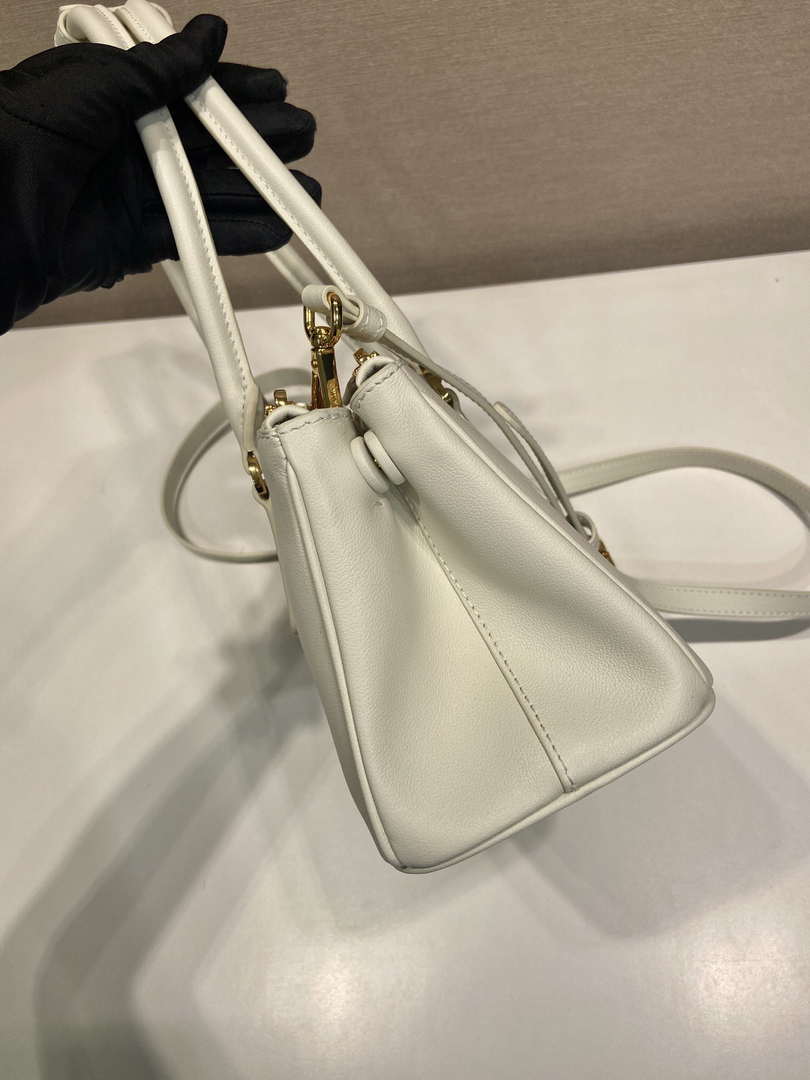 Prada 1BA457 Medium Prada Galleria leather bag White