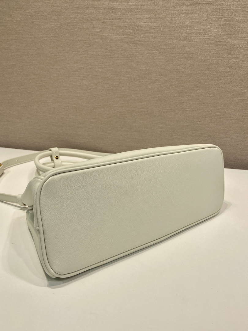 Prada 1BA457 Medium Prada Galleria leather bag White