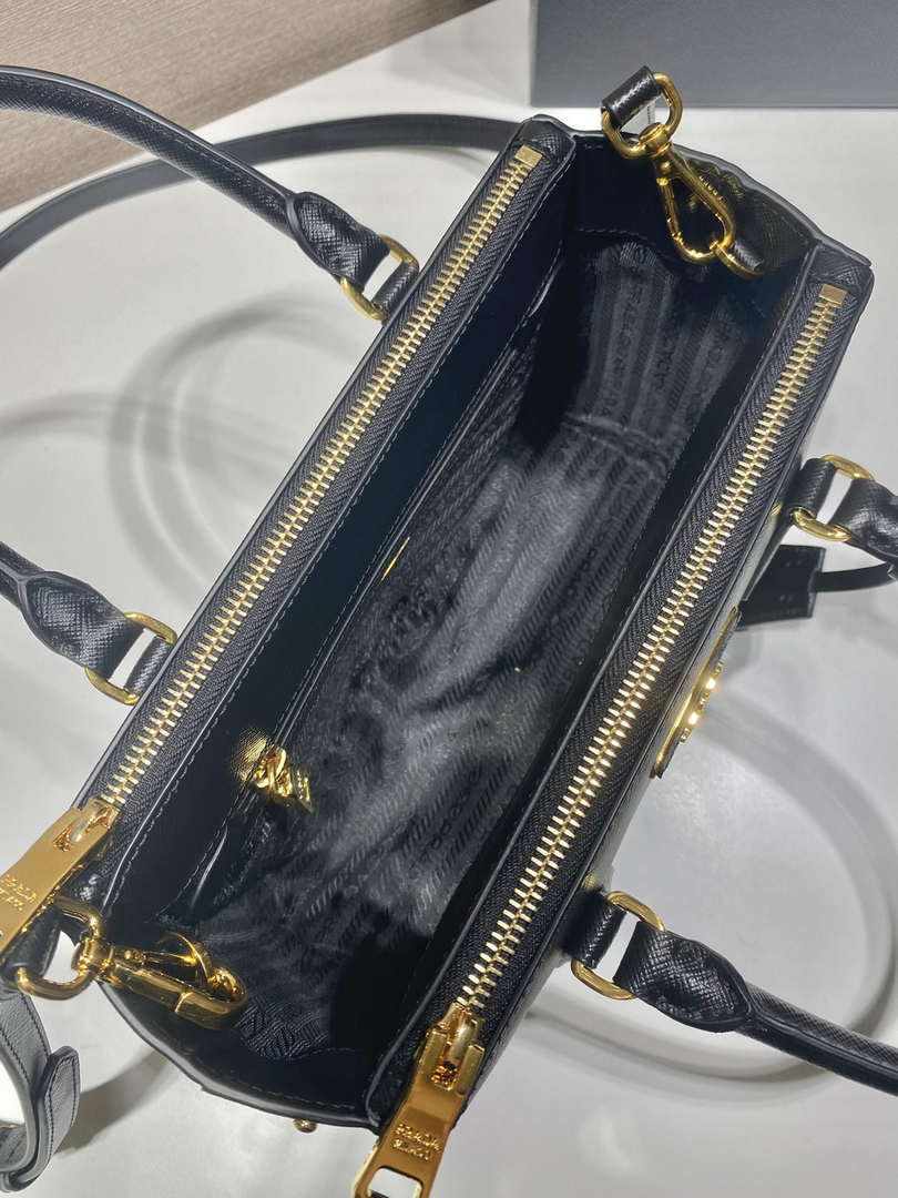 Prada 1BA896 Small Prada Galleria Saffiano leather bag Black