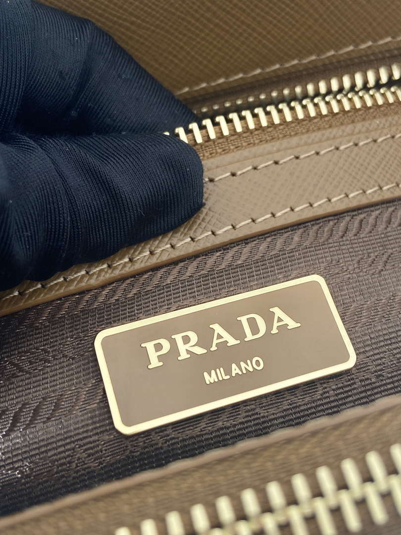 Prada 1BA896 Small Prada Galleria Saffiano leather bag Natural