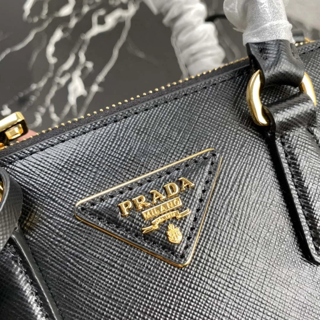 Prada 1BA906 Prada Galleria Saffiano leather mini-bag Black