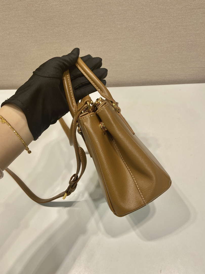 Prada 1BA906 Prada Galleria Saffiano leather mini-bag Natural