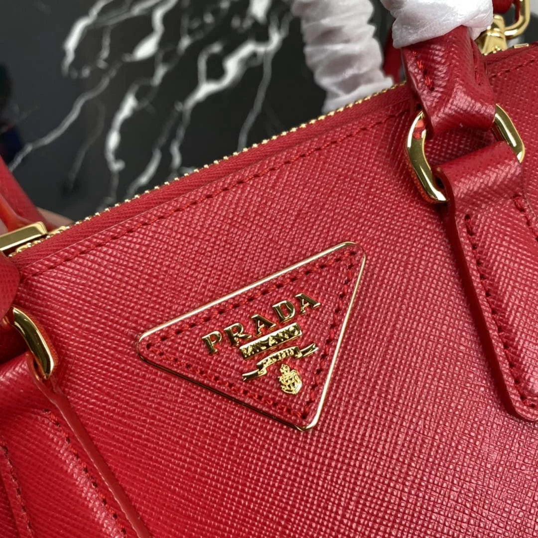 Prada 1BA906 Prada Galleria Saffiano leather mini-bag Red
