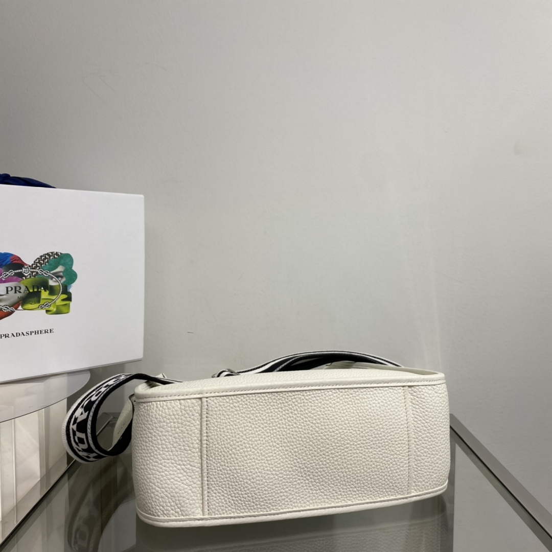 Prada Leather hobo bag 1BC073 white