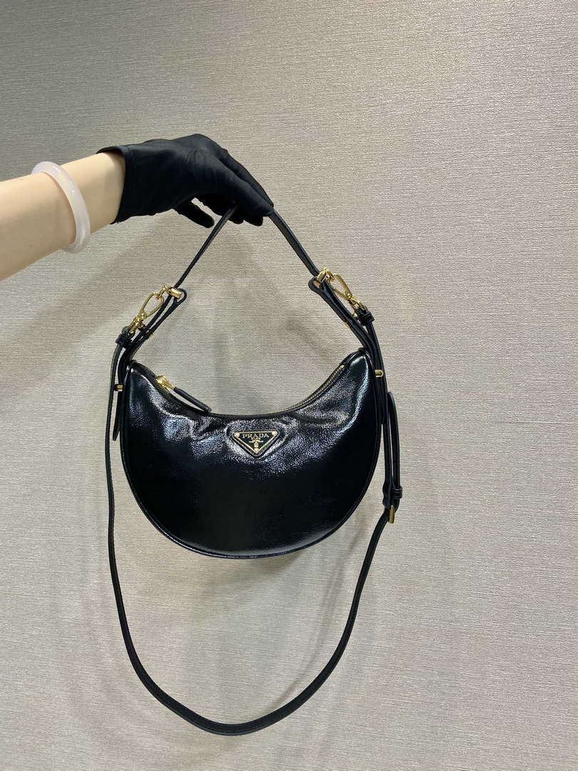 Prada 1BC194 Prada Arqu¨¦ naplak patent leather shoulder bag Black