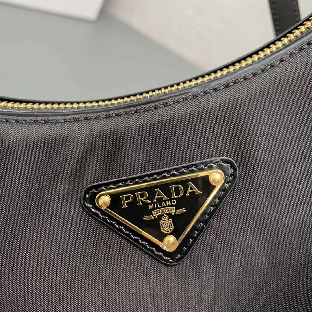 Prada 1BC194 Prada Arqu¨¦ Re-Nylon and Brushed Leather Shoulder Bag Black